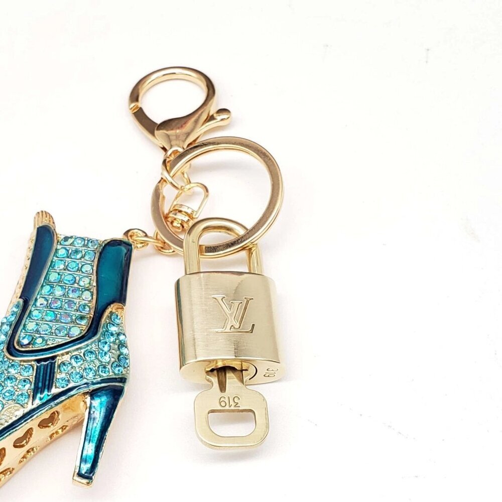 Louis Vuitton Gold Lock 🔑 Authentic LV Padlock + Unbranded Shoe Bag Charm - Picture 5 of 10